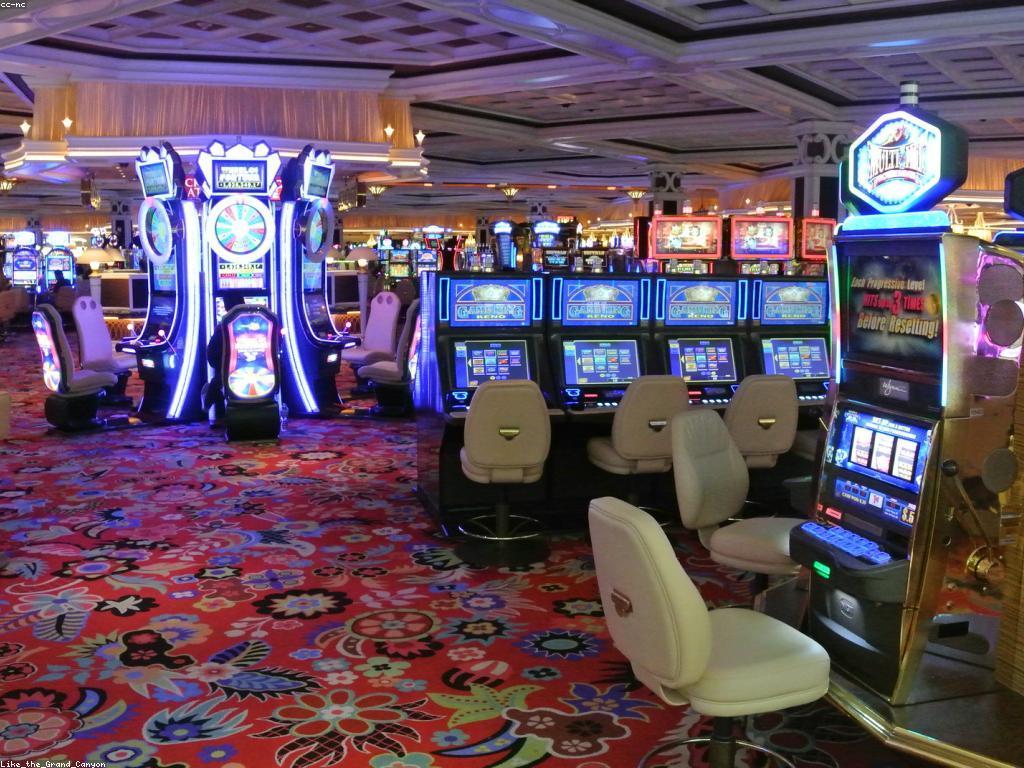 បច្ចេកវិទ្យានិងការប្រើប្រាស់ម៉ាស៊ីនស្លុត