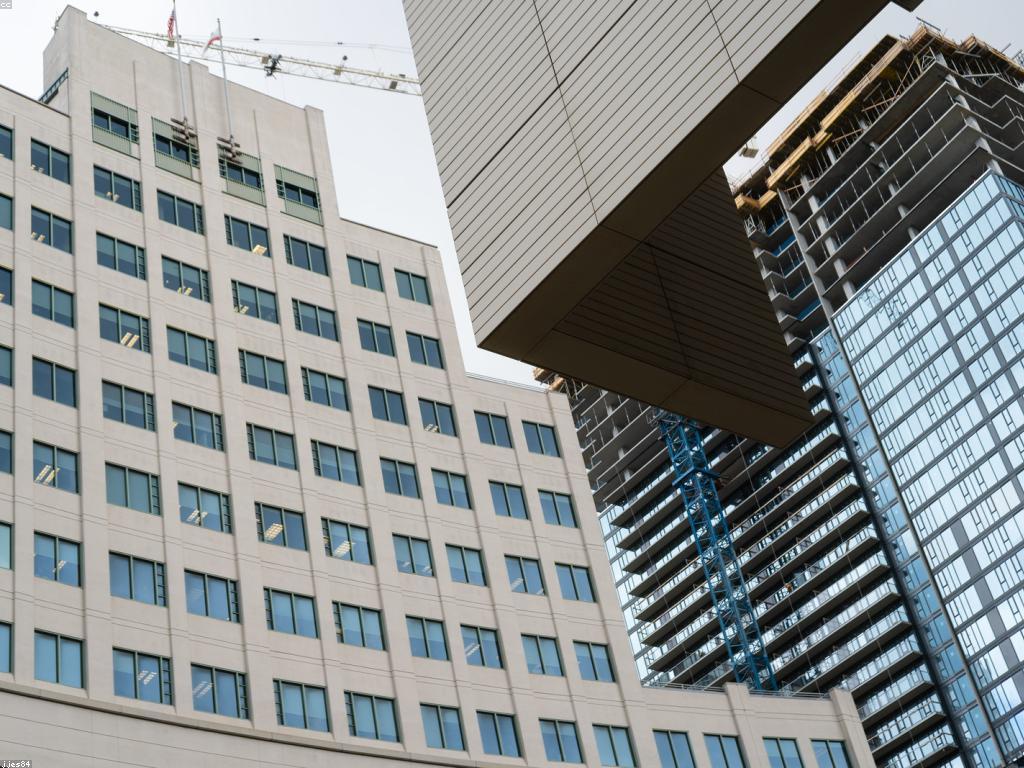 ការពិភាក្សាអំពីហិរញ្ញវត្ថុ និងភាពជោគជ័យ